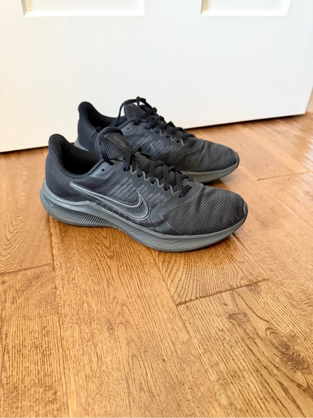 Nike Downshifter 11 Triple Black Running Shoe CW3413-003 Women's Sz 11 Sneakers